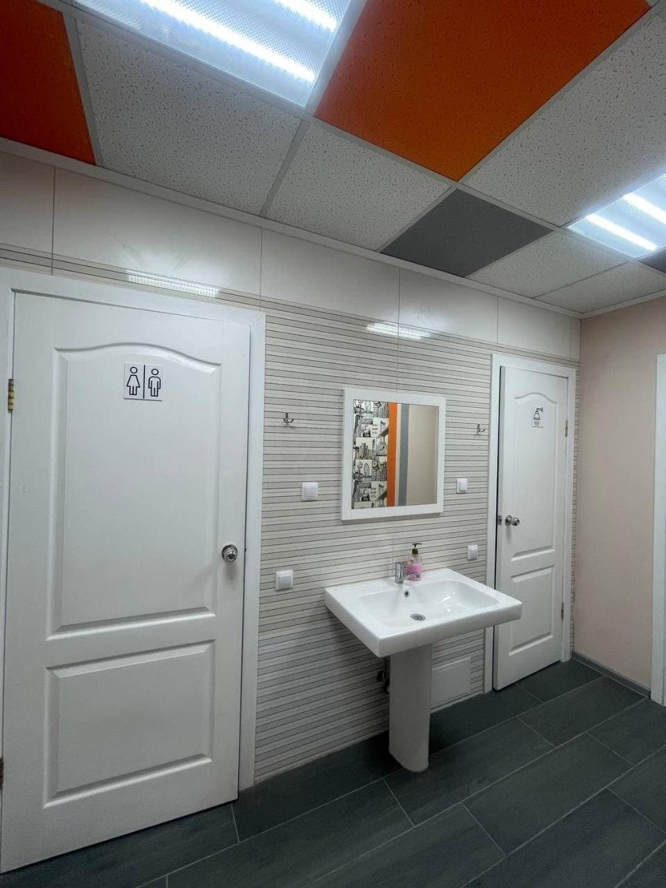Uneed Rooms Sakvoiaj Kiev Eksteriør bilde